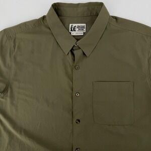 Marmot Mountain Works Mens Olive Green Ripstop Short Sleeve Button Down Shirt L
